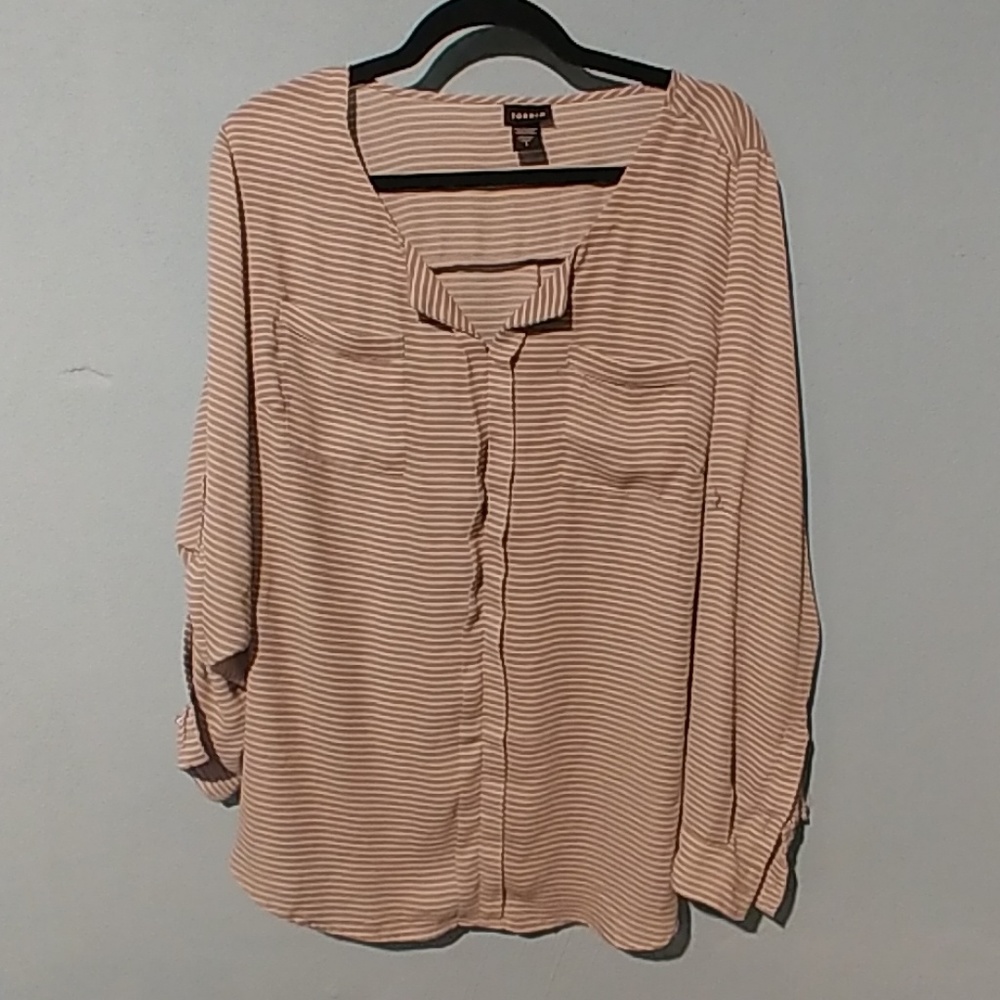 Plus size blouse grey strip